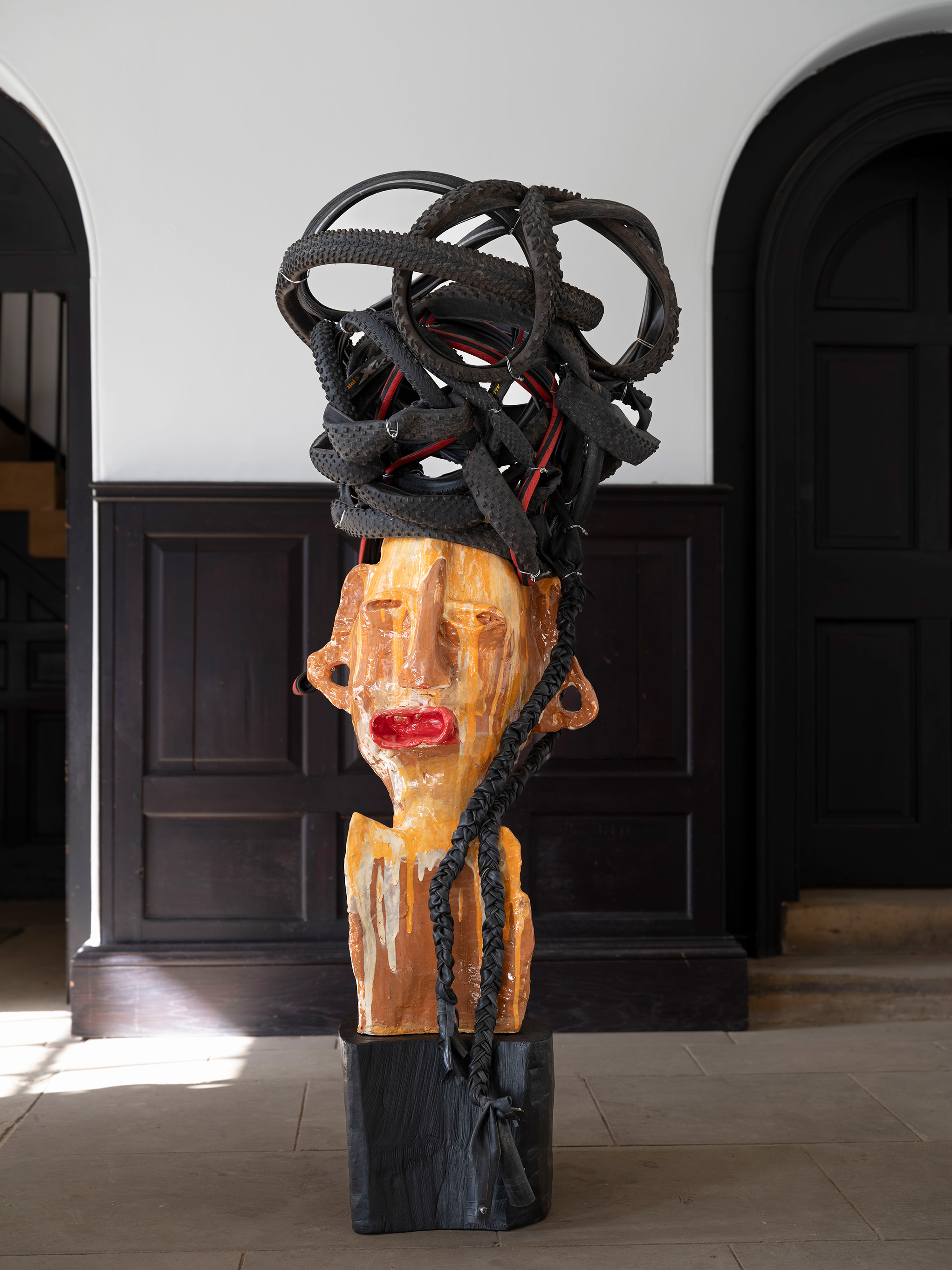 Leilah Babirye, Nakambugu From The Kuchu Njovu (Elephant) Clan, 2023. Installation View At Yorkshire Sculpture Park, 2024. Courtesy The Artist And Stephen Friedman Gallery. Photo © Jonty Wilde.(1)