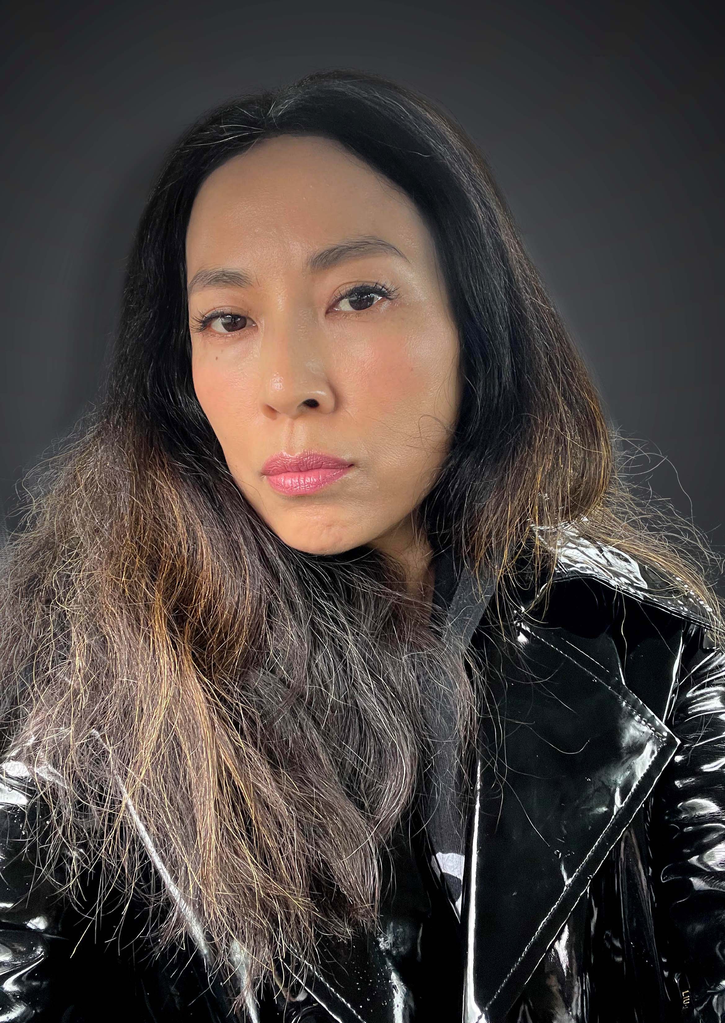 AY Portrait Selfie Lessshine