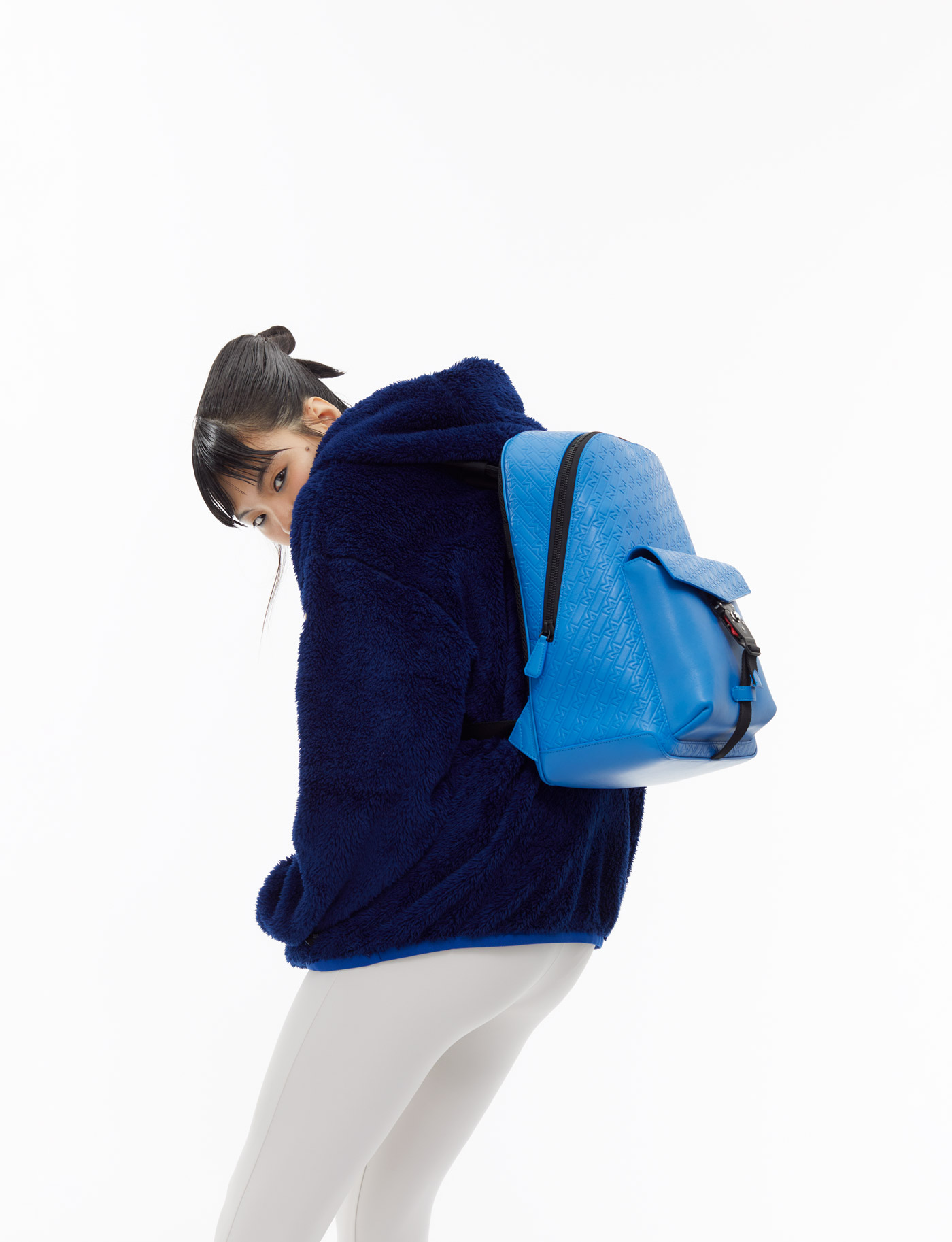 TANK Winter 2022 Front0042