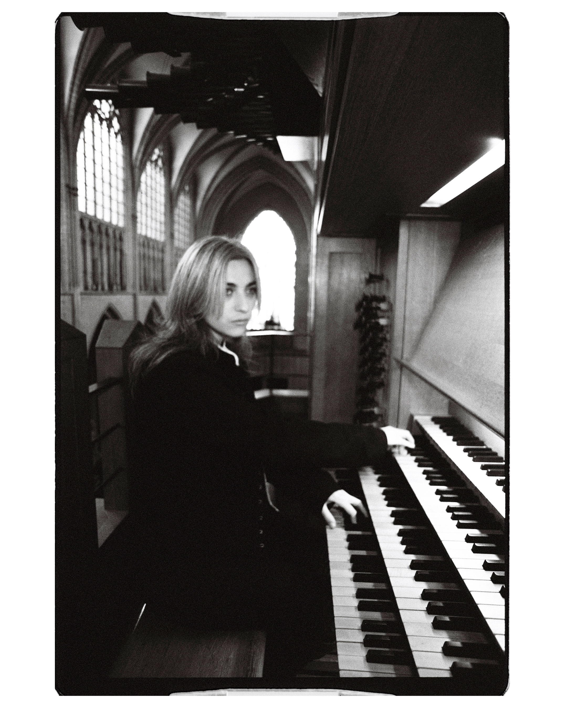 4 KALI MALONE BY VICTOR ROBYN 35Mm 02